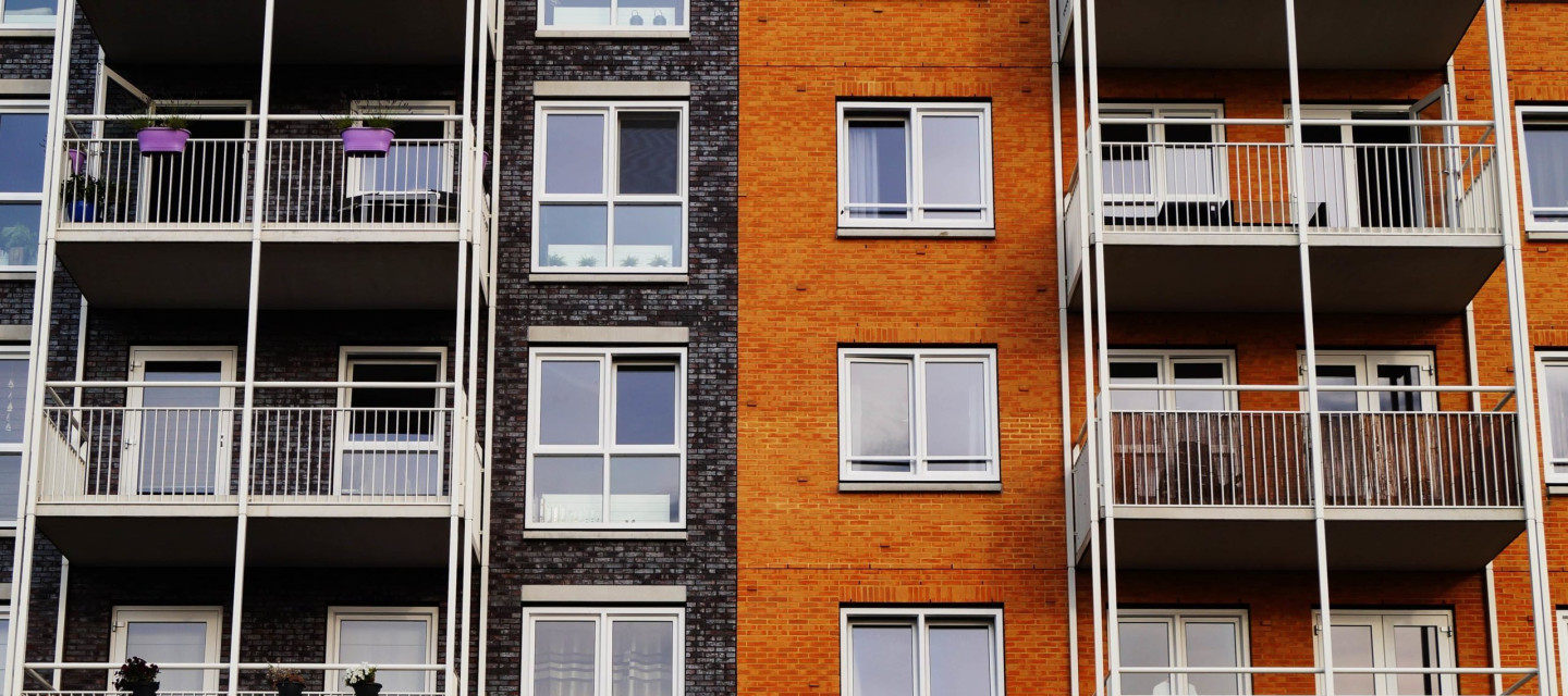 apartment-architecture-balcony-building-129494-min